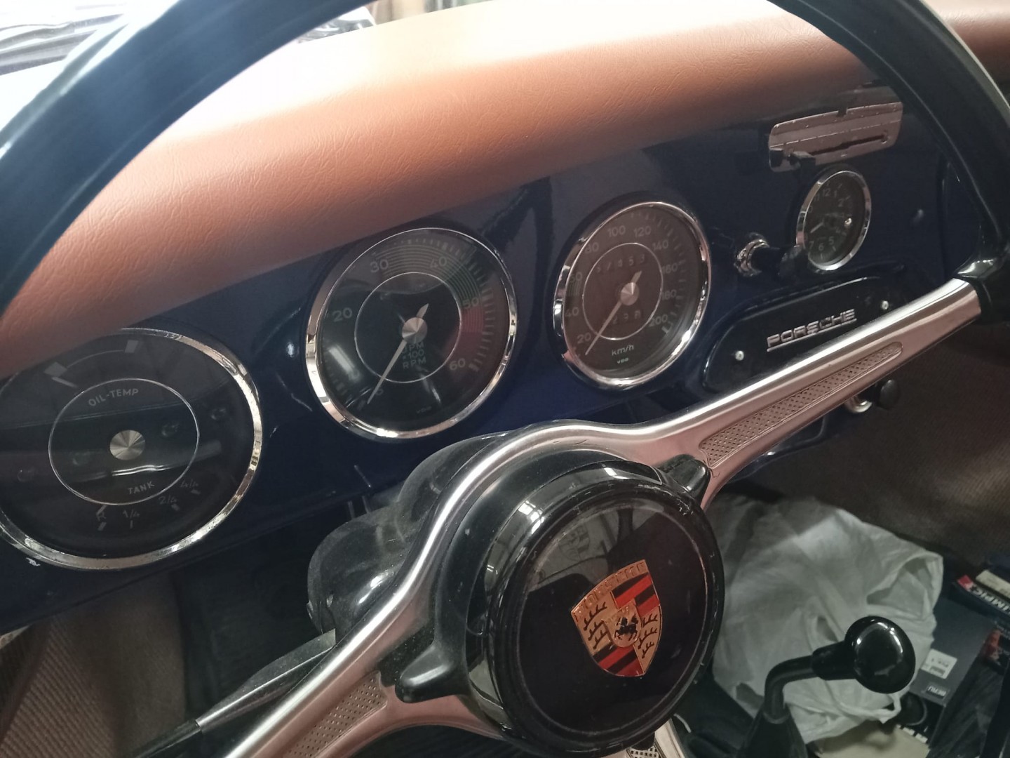 f6f913bf-f8e2-40c5-a25d-917244f897bd